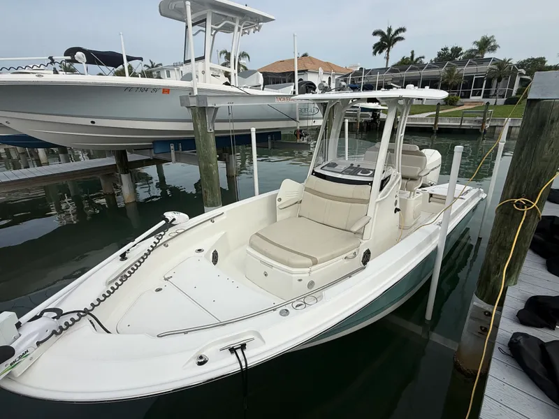 Slide: The Image of Boston Whaler 22 DAUNTLESS 2024 - 19