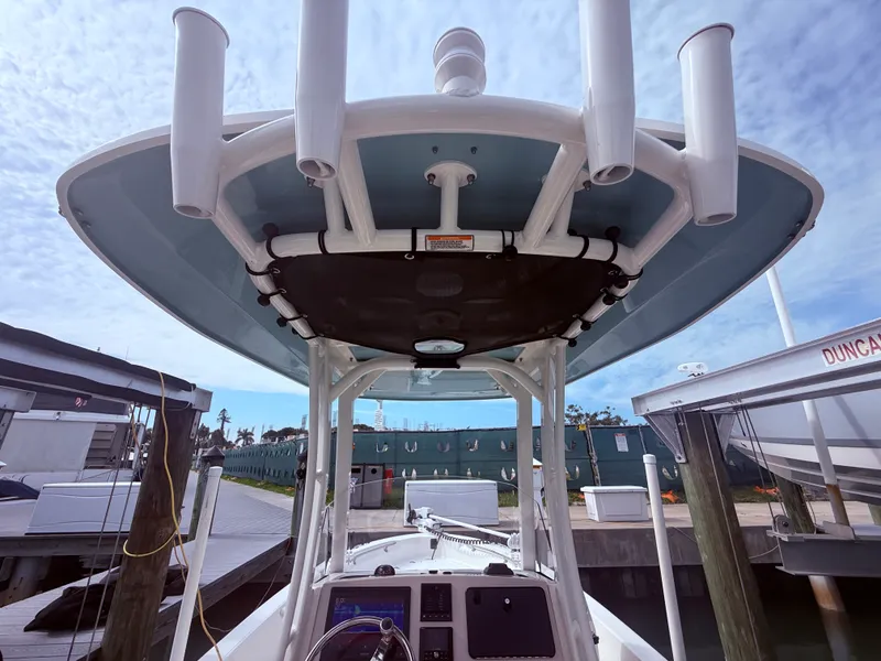 Slide: The Image of Boston Whaler 22 DAUNTLESS 2024 - 31