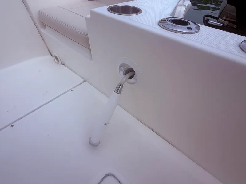 Slide: The Image of Boston Whaler 22 DAUNTLESS 2024 - 58