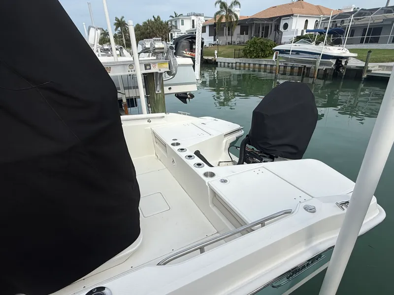 Slide: The Image of Boston Whaler 22 DAUNTLESS 2024 - 7