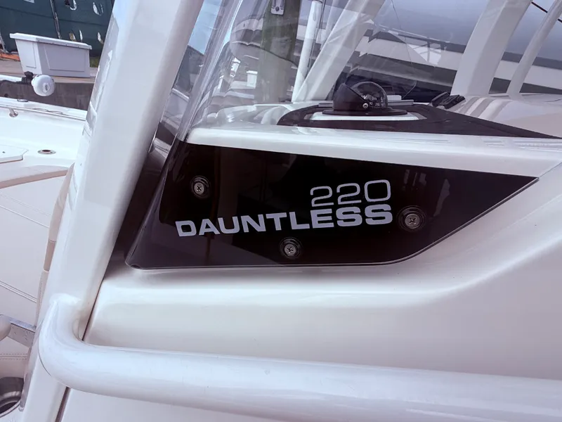 Slide: The Image of Boston Whaler DAUNTLESS 2024 - 52