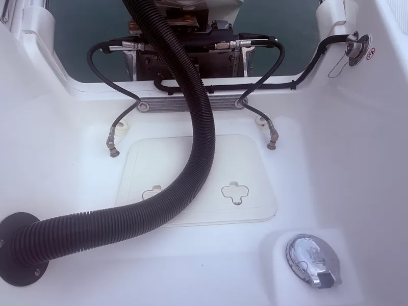 Slide: The Image of Boston Whaler DAUNTLESS 2024 - 57