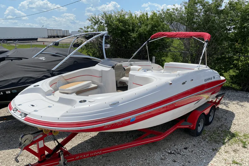 The Image of Four Winns 204 FS 2007 - 0