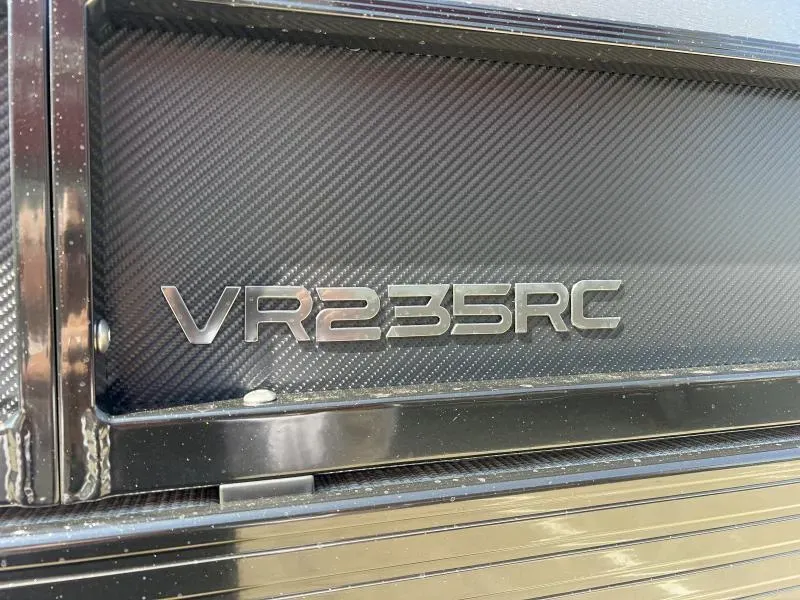 Slide: The Image of Veranda VR235RC 2026 - 8