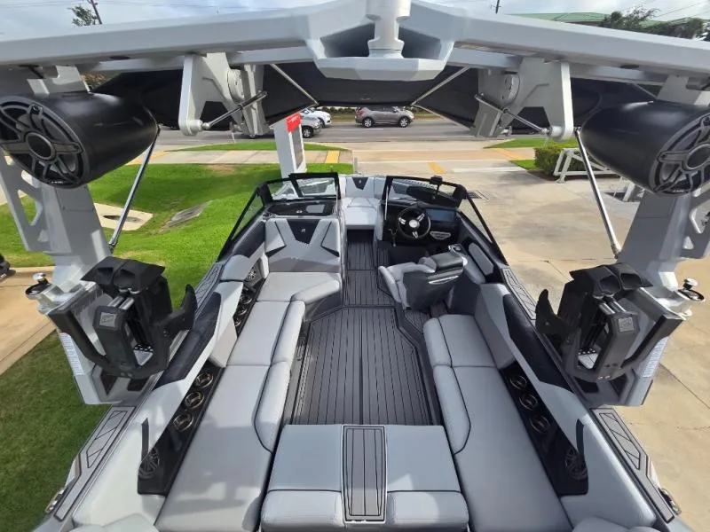 Slide: The Image of Nautique S21 2022 - 5