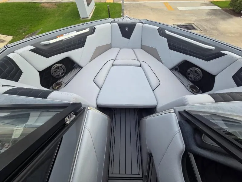 Slide: The Image of Nautique S21 2022 - 12