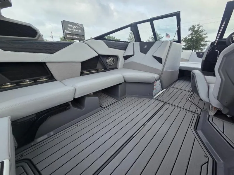 Slide: The Image of Nautique S21 2022 - 11