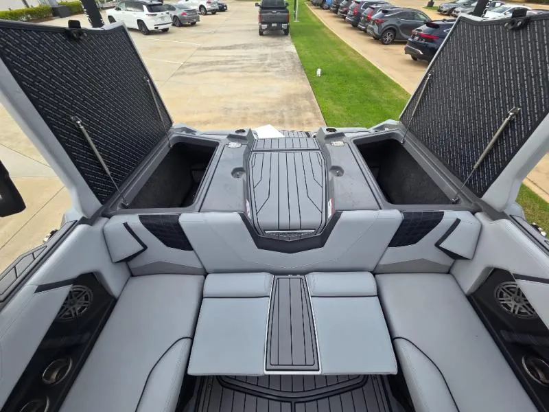 Slide: The Image of Nautique S21 2022 - 9