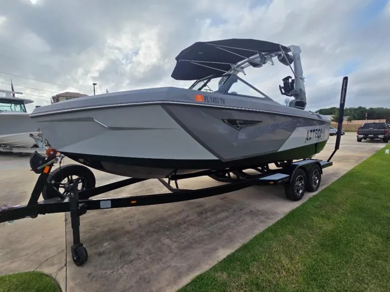 Slide: The Image of Nautique S21 2022 - 1
