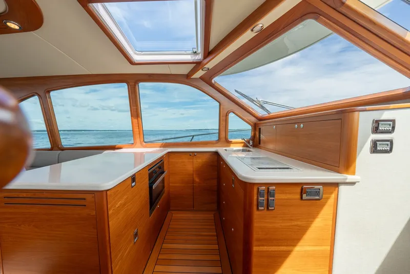 Slide: The Image of Palm Beach 55 Sedan 2019 - 11