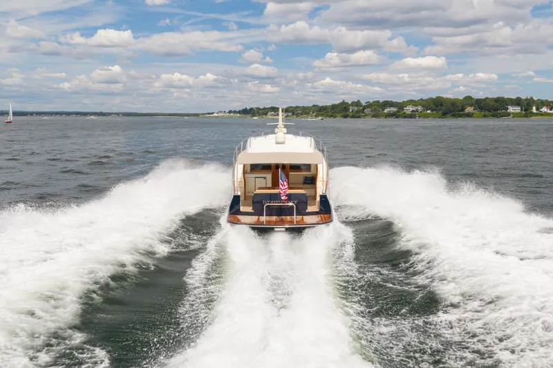 Slide: The Image of Palm Beach 55 Sedan 2019 - 29