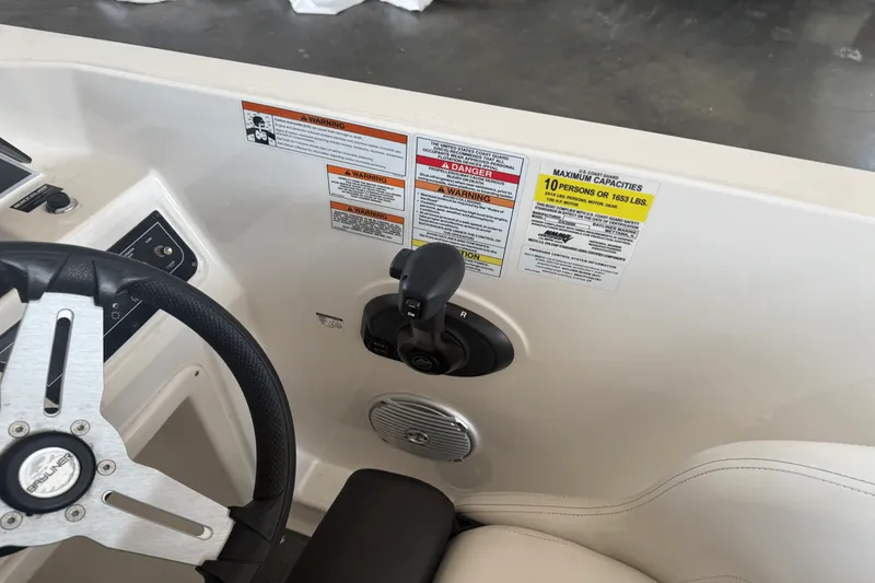 Slide: The Image of Bayliner DX2000 2022 - 10