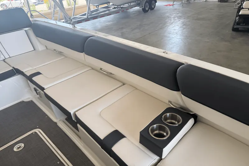 Slide: The Image of Bayliner DX2000 2022 - 18