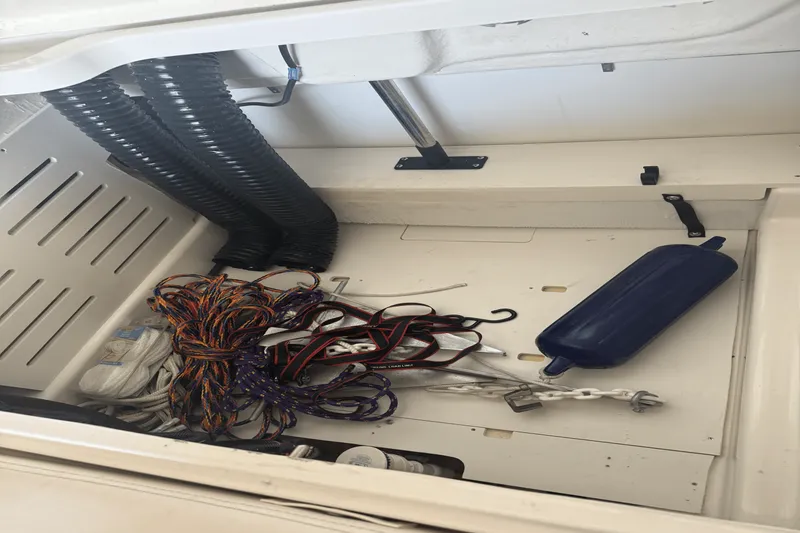 Slide: The Image of Bayliner DX2000 2022 - 24