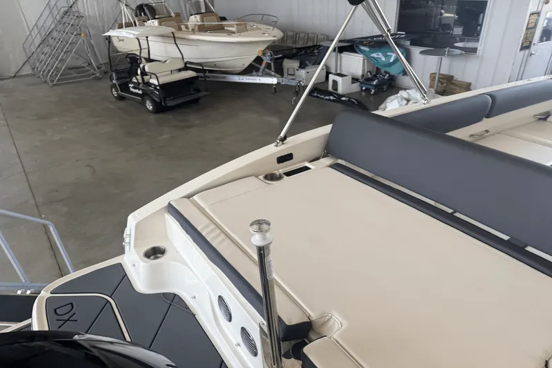 Slide: The Image of Bayliner DX2000 2022 - 25