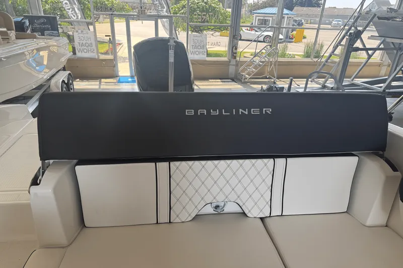 Slide: The Image of Bayliner DX2000 2022 - 4