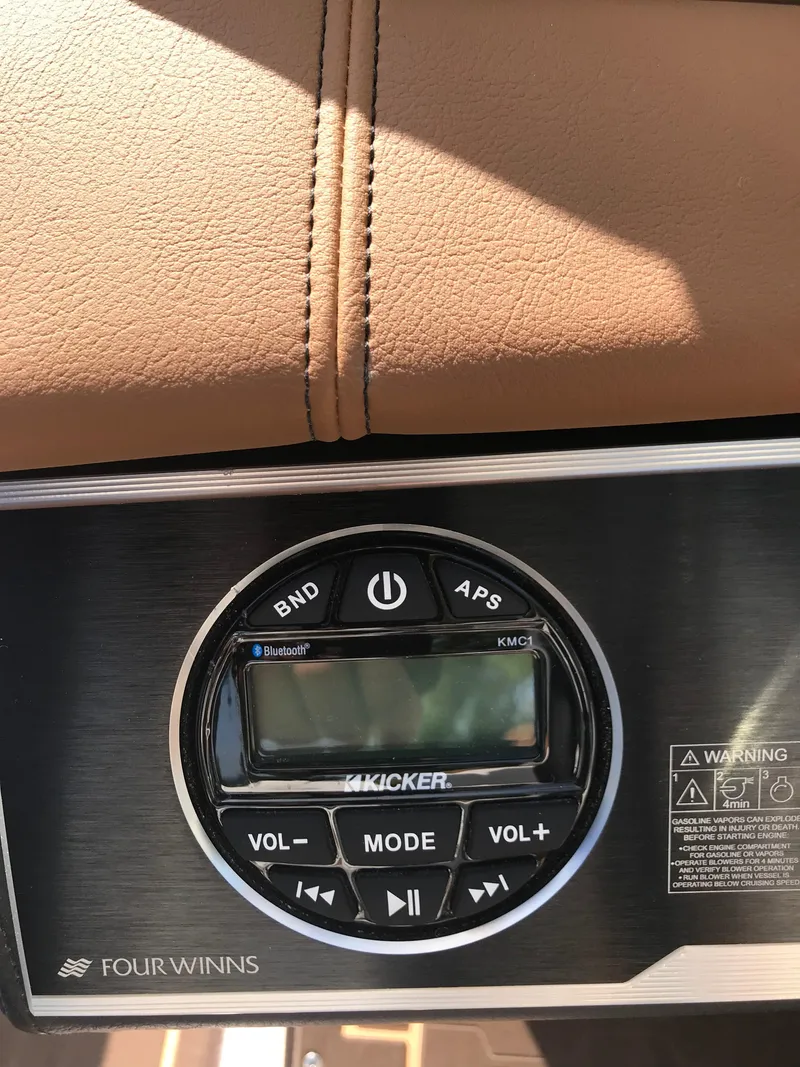 Slide: The Image of 2019 Four Winns HD270 boat audio system with Kicker control. - 7