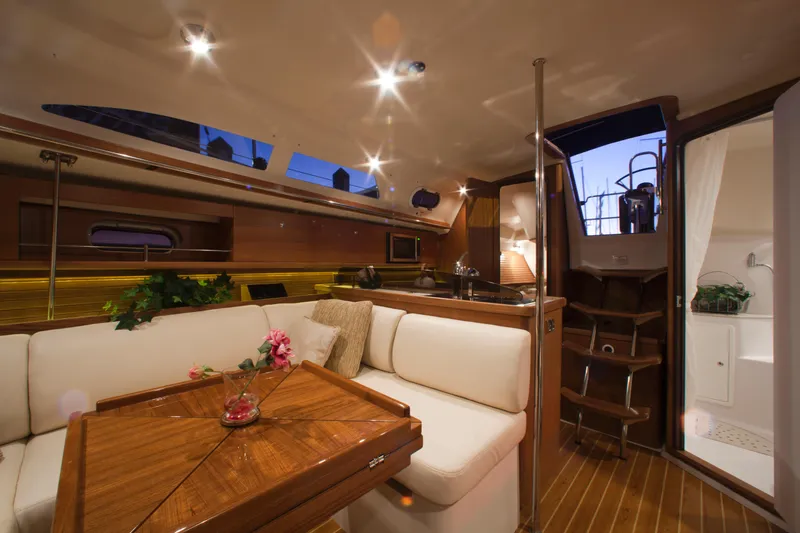 Slide: The Image of Catalina 355 Dinette - 14