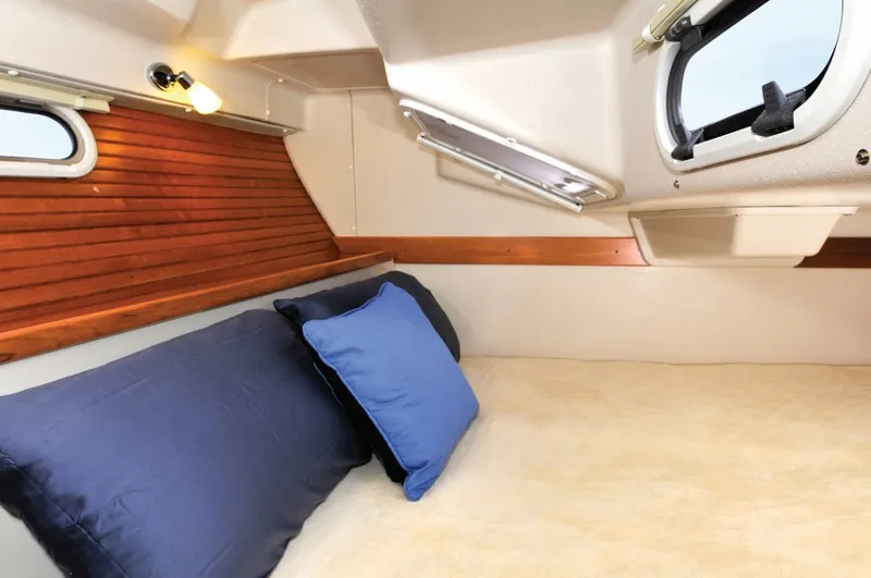 Slide: The Image of Catalina 355 Aft stateroom - 22