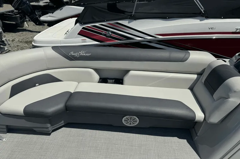 Slide: The Image of Sun Chaser GENEVA 24LRDH 2023 - 11