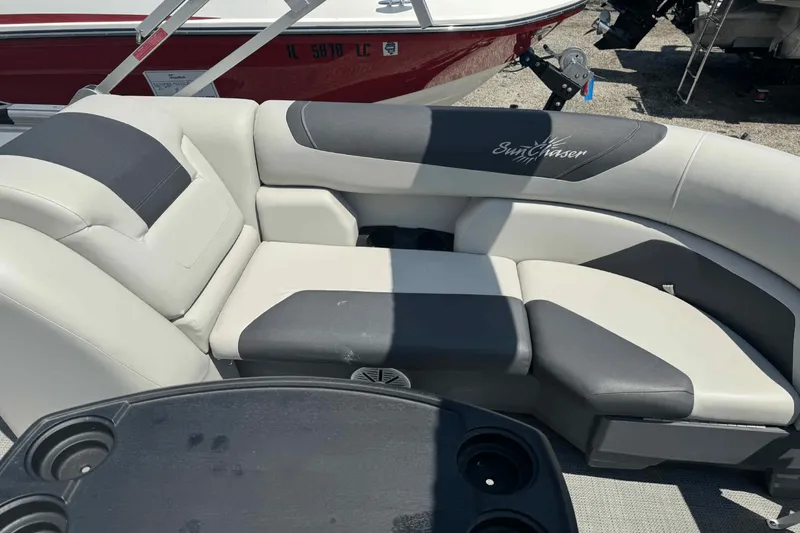 Slide: The Image of Sun Chaser GENEVA 24LRDH 2023 - 13