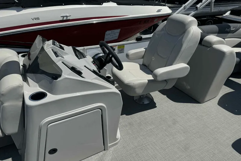 Slide: The Image of Sun Chaser GENEVA 24LRDH 2023 - 5