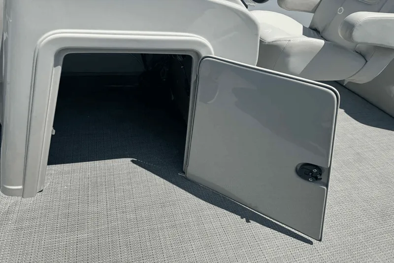 Slide: The Image of Sun Chaser GENEVA 24LRDH 2023 - 9