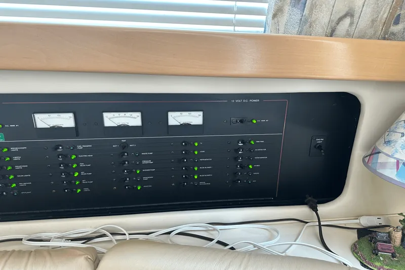 Slide: The Image of Carver SANTEGO 380 1998 - 18