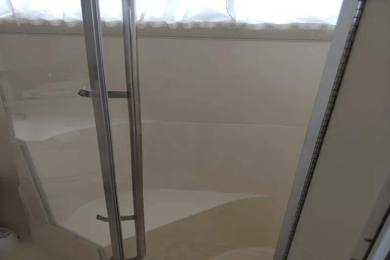 Slide: The Image of Carver Yachts SANTEGO 380 1998 - 28