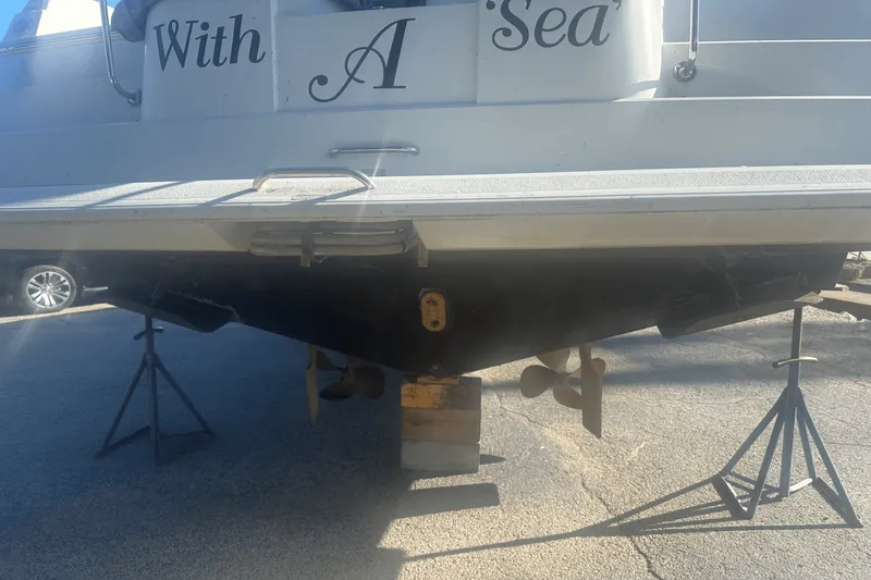 Slide: The Image of Carver Yachts SANTEGO 380 1998 - 35