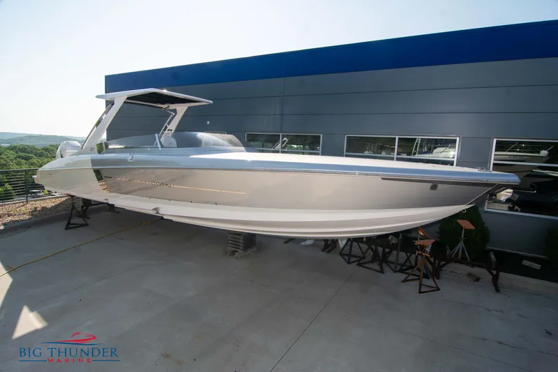 Slide: The Image of 2019 Donzi 41 GT boat displayed at Big Thunder Marine. - 64