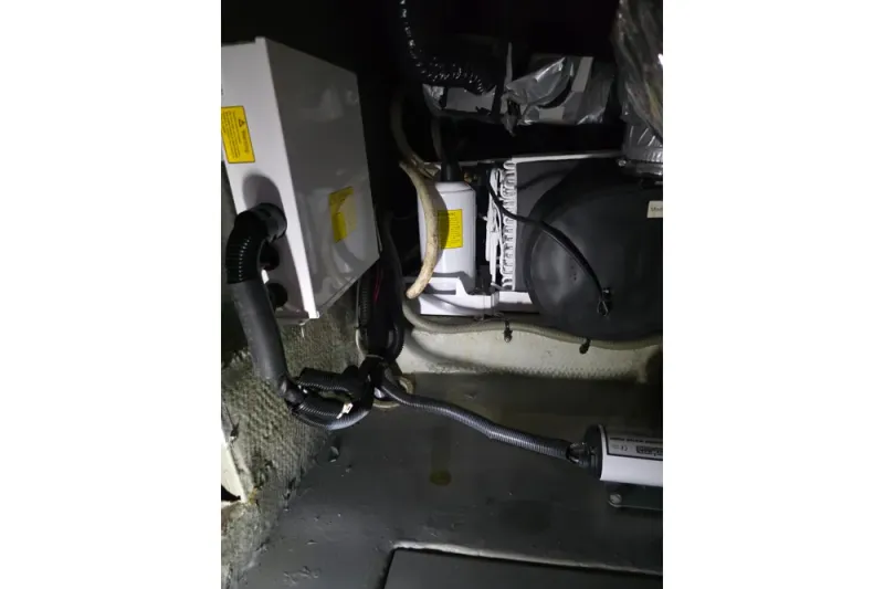 Slide: The Image of Luhrs 34 Convertible 2002 - 10