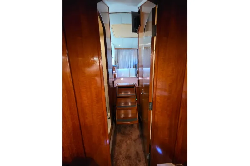 Slide: The Image of Luhrs 34 Convertible 2002 - 11