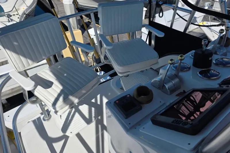 Slide: The Image of Luhrs 34 Convertible 2002 - 3