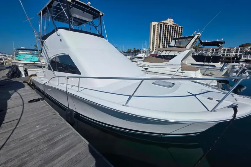 The Image of Luhrs 34 Convertible 2002 - 0