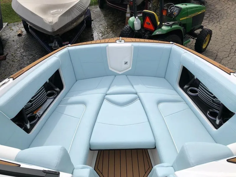 Slide: The Image of Nautique Super Air Nautique G23 2019 - 25