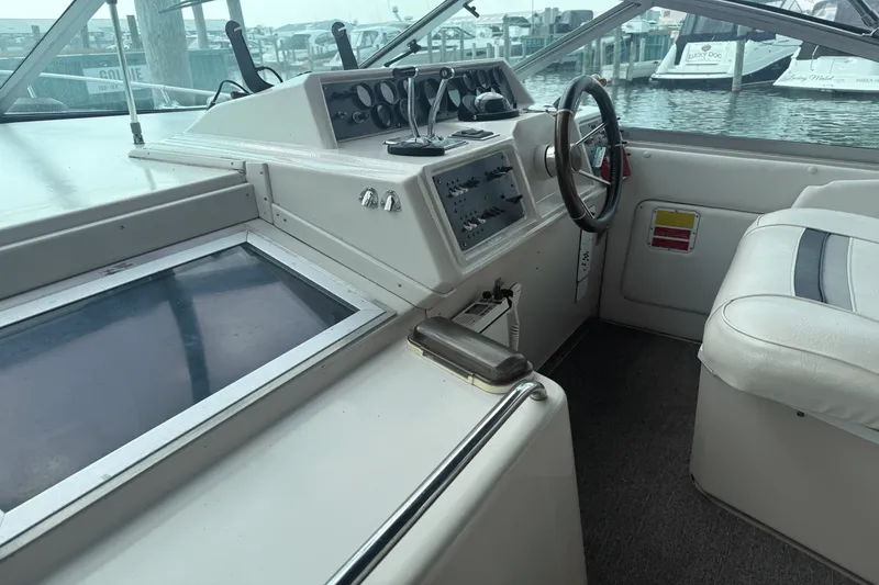Slide: The Image of Sea Ray 340 SUNDANCER 1986 - 13
