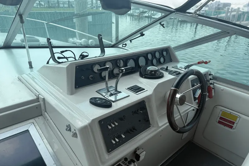 Slide: The Image of Sea Ray 340 SUNDANCER 1986 - 17