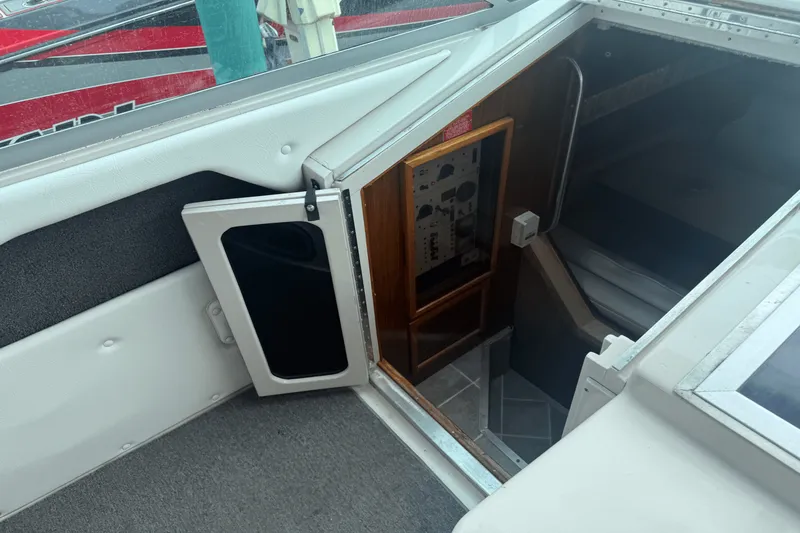 Slide: The Image of Sea Ray 340 SUNDANCER 1986 - 23