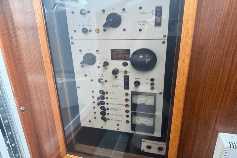 Slide: The Image of Sea Ray 340 SUNDANCER 1986 - 24