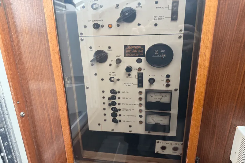 Slide: The Image of Sea Ray 340 SUNDANCER 1986 - 25