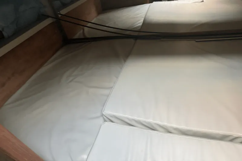 Slide: The Image of Sea Ray 340 SUNDANCER 1986 - 26