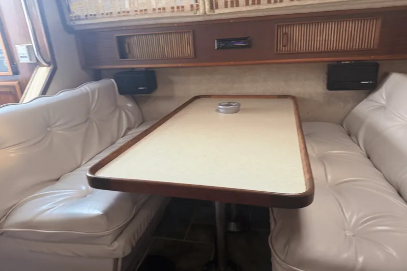 Slide: The Image of Sea Ray 340 SUNDANCER 1986 - 28