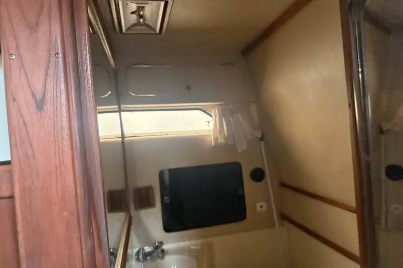 Slide: The Image of Sea Ray 340 SUNDANCER 1986 - 44