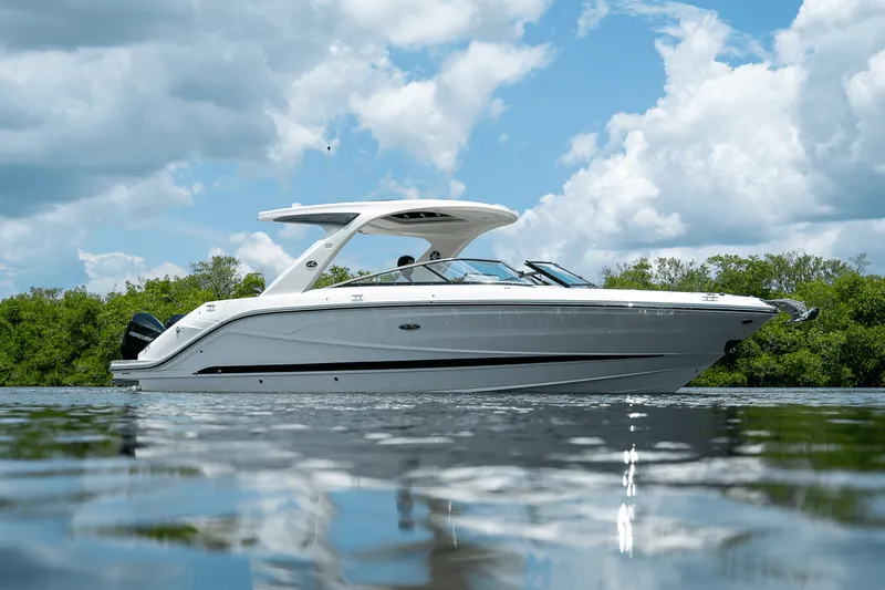 The Image of Sea Ray SLX 310 Outboard 2026 - 0