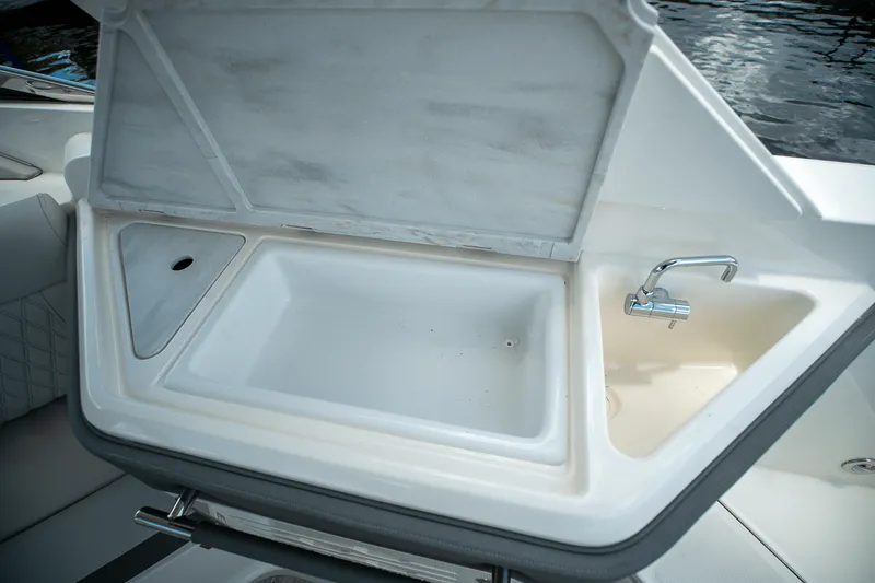 Slide: The Image of Sea Ray SLX 310 Outboard 2026 - 10