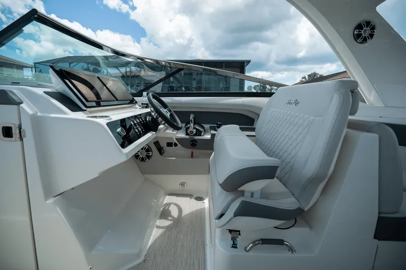 Slide: The Image of Sea Ray SLX 310 Outboard 2026 - 12