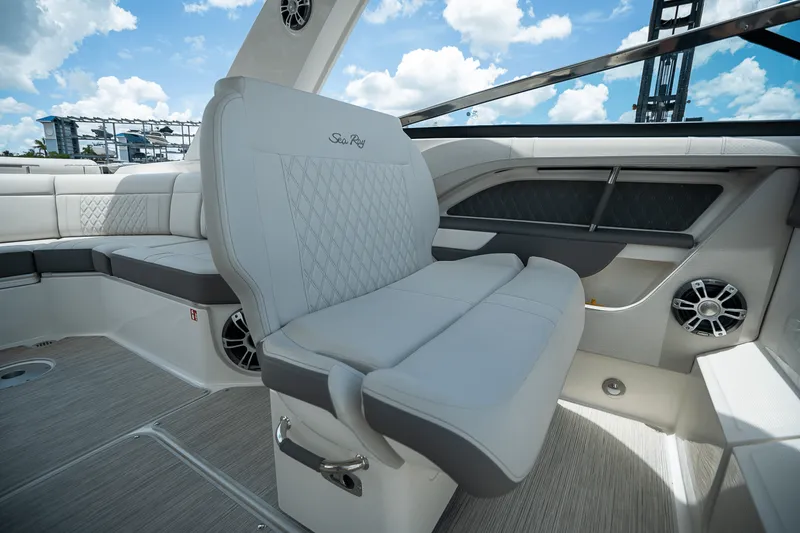 Slide: The Image of Sea Ray SLX 310 Outboard 2026 - 17