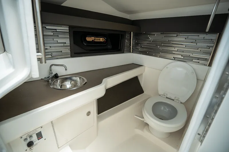 Slide: The Image of Sea Ray SLX 310 Outboard 2026 - 18