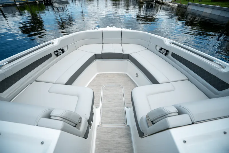 Slide: The Image of Sea Ray SLX 310 Outboard 2026 - 20